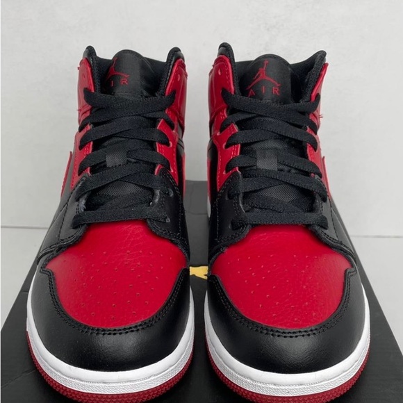 Nike Air Jordan 1 Retro Mid GS “Banned/Bred” WOMENS 6.5 🖤❤️ - Picture 3 of 10